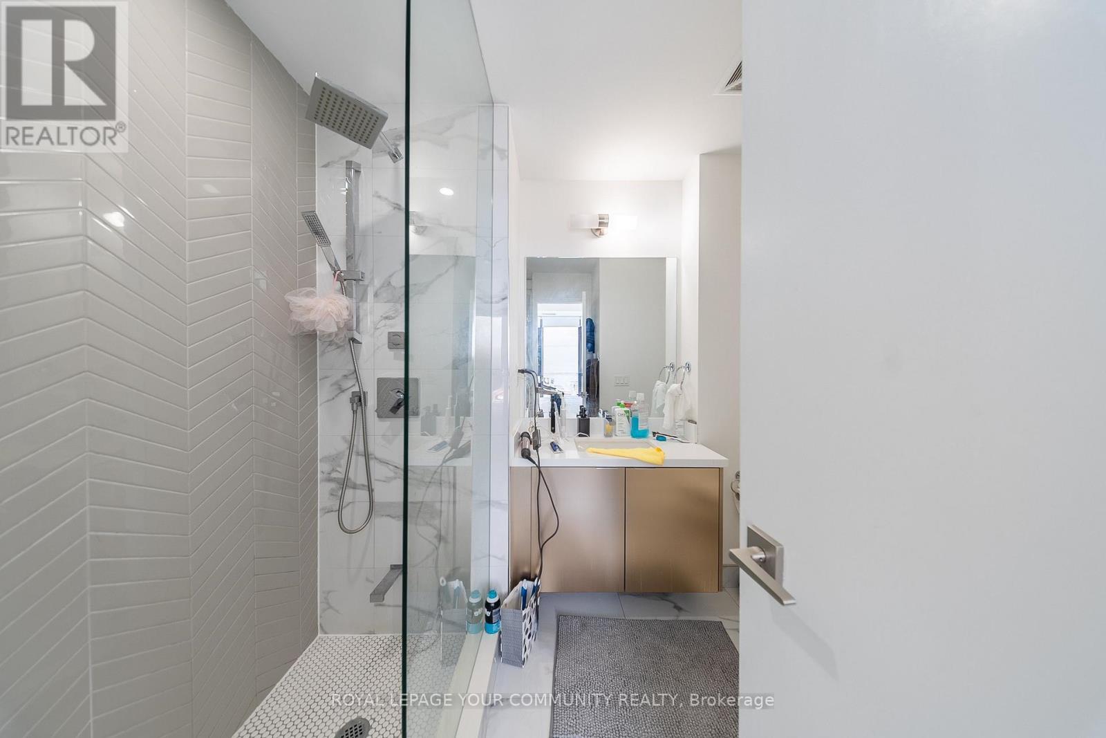 1101 - 2908 Highway 7 Road, Vaughan, ON - Indoor Photo Showing Bathroom