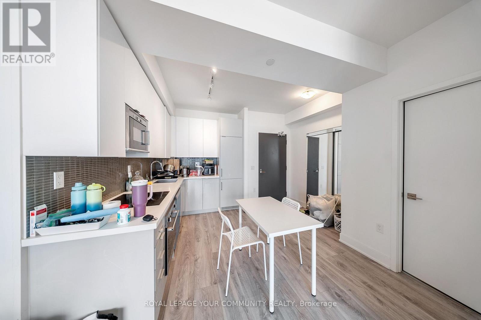 1101 - 2908 Highway 7 Road, Vaughan, ON - Indoor