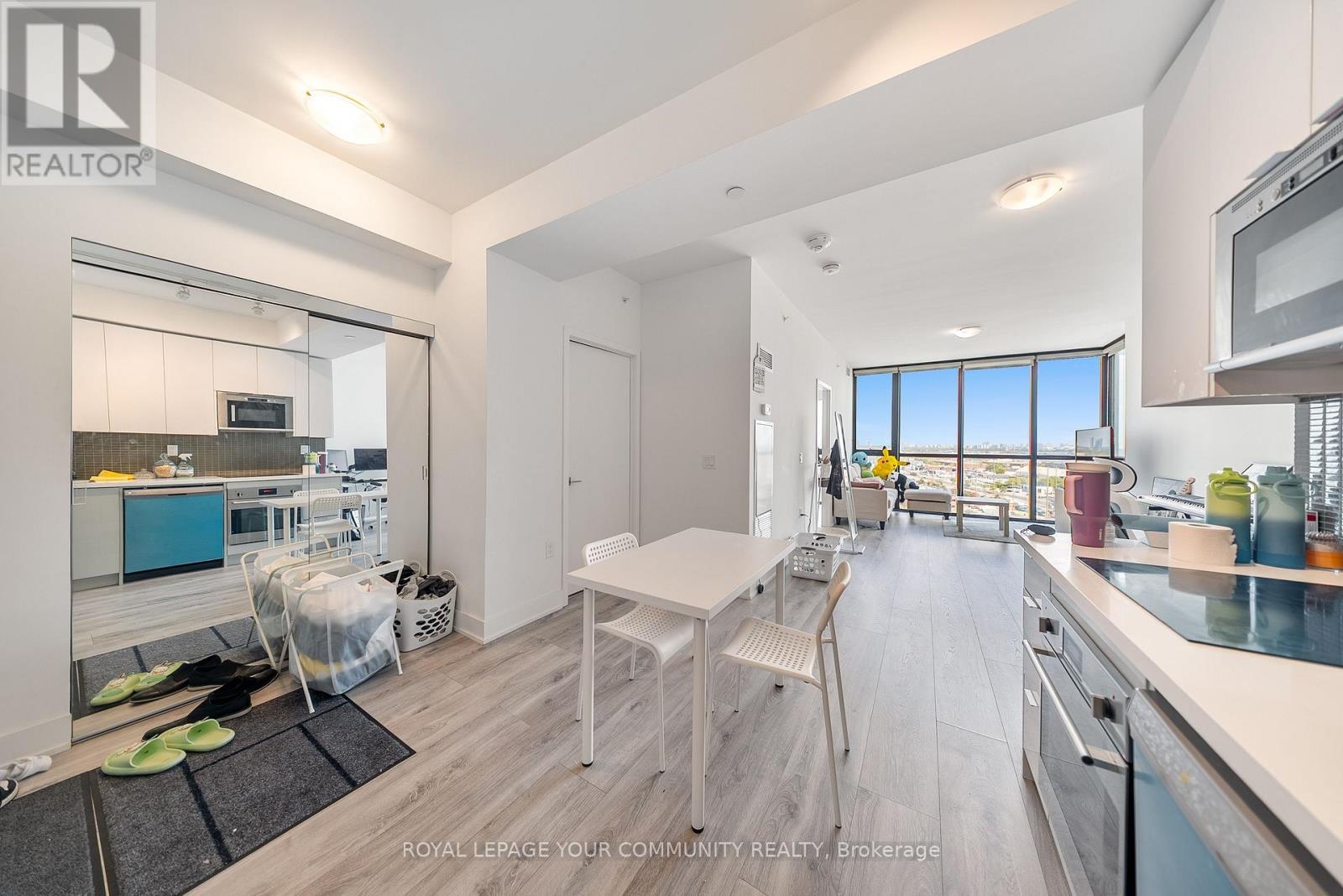 1101 - 2908 Highway 7 Road, Vaughan, ON - Indoor Photo Showing Kitchen