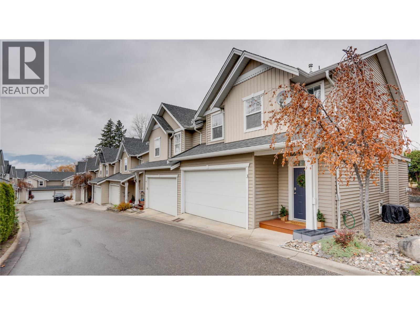 671 24 Street Ne Unit# 3, Salmon Arm, BC - Outdoor With Facade