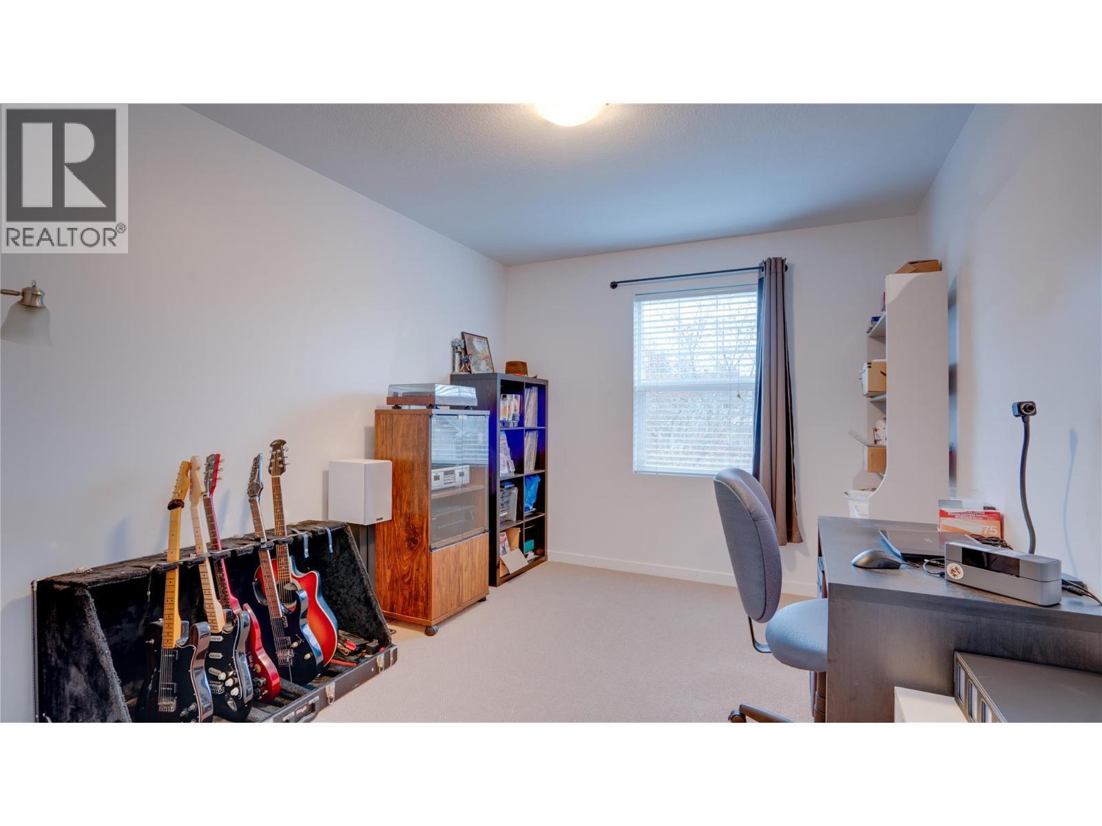 671 24 Street Ne Unit# 3, Salmon Arm, BC - Indoor Photo Showing Office
