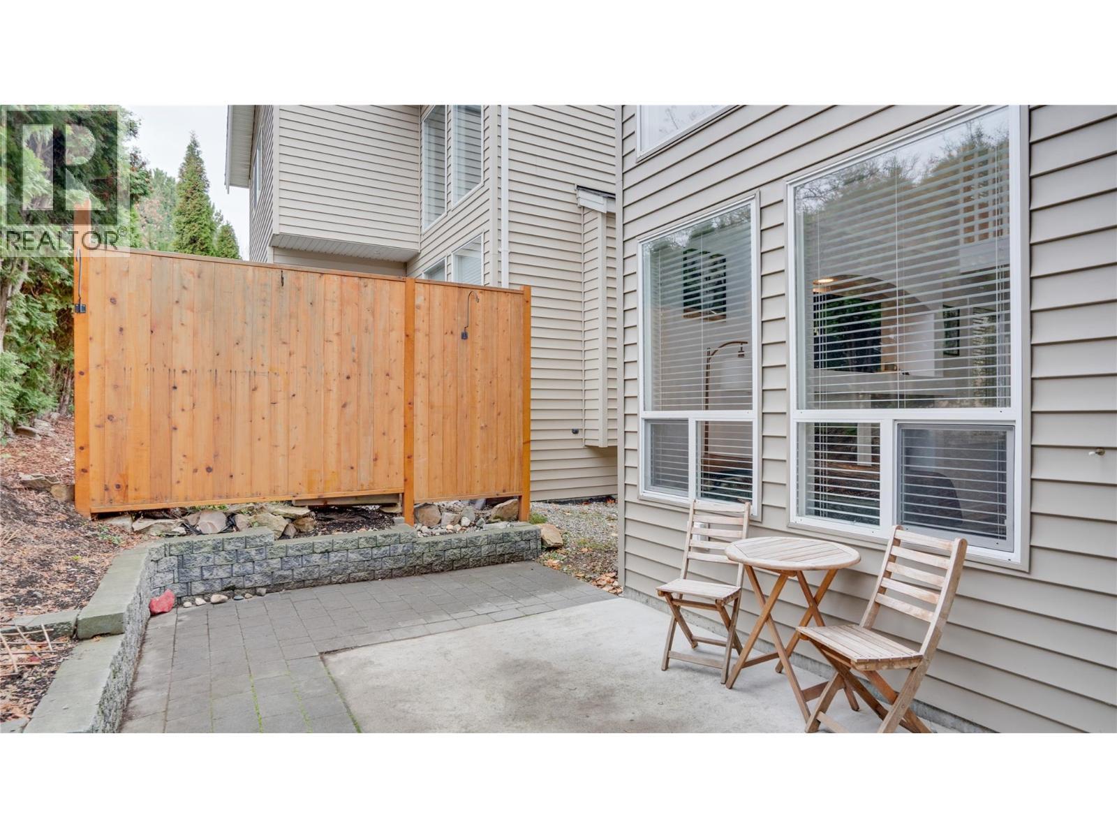 671 24 Street Ne Unit# 3, Salmon Arm, BC - Outdoor