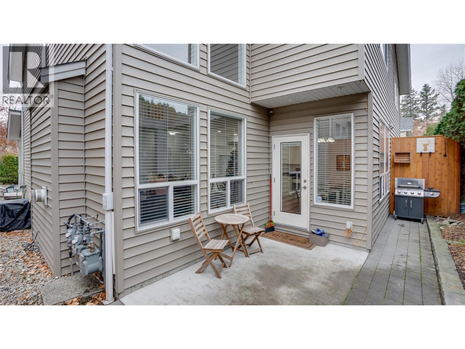 671 24 Street Ne Unit# 3, Salmon Arm, BC - Outdoor With Deck Patio Veranda