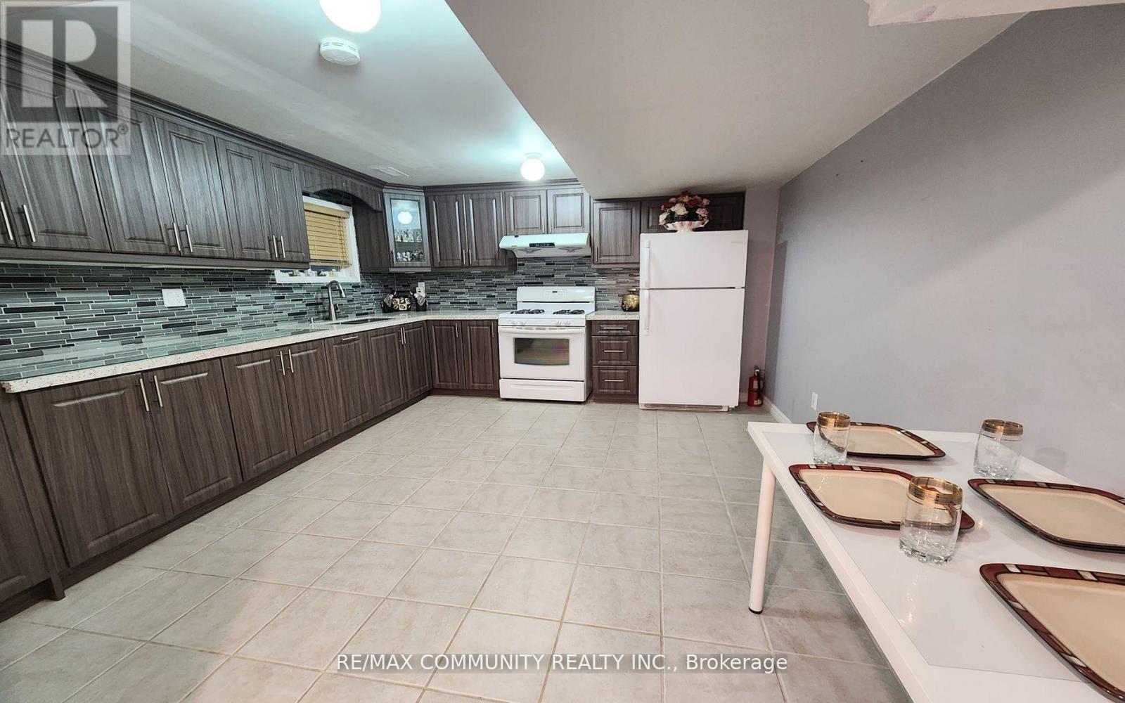 Bsmt - 3 Bobcat Terrace, Toronto, ON - Indoor Photo Showing Kitchen
