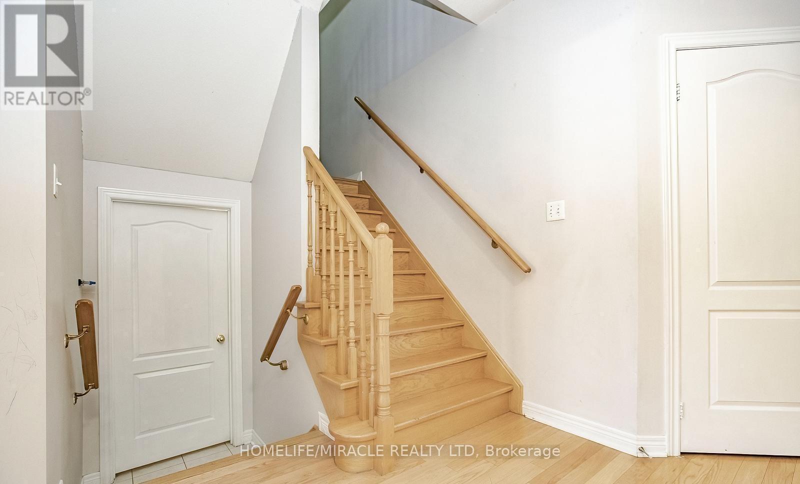 20 Oblate Crescent, Brampton, ON - Indoor Photo Showing Other Room