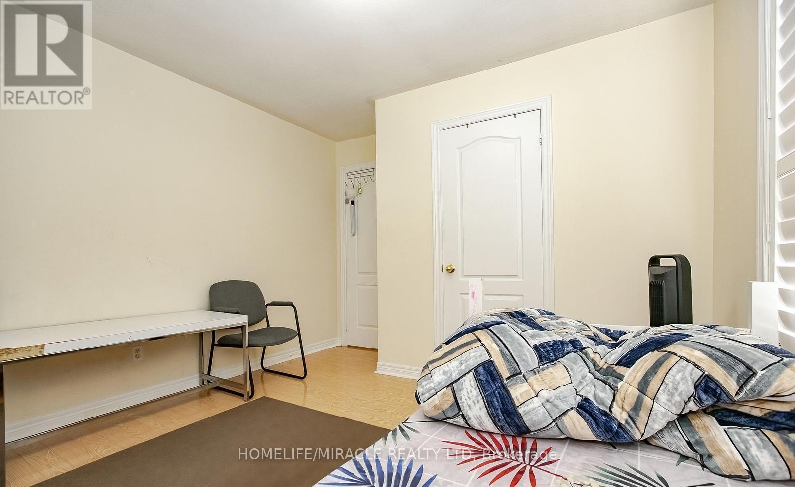 20 Oblate Crescent, Brampton, ON - Indoor Photo Showing Bedroom