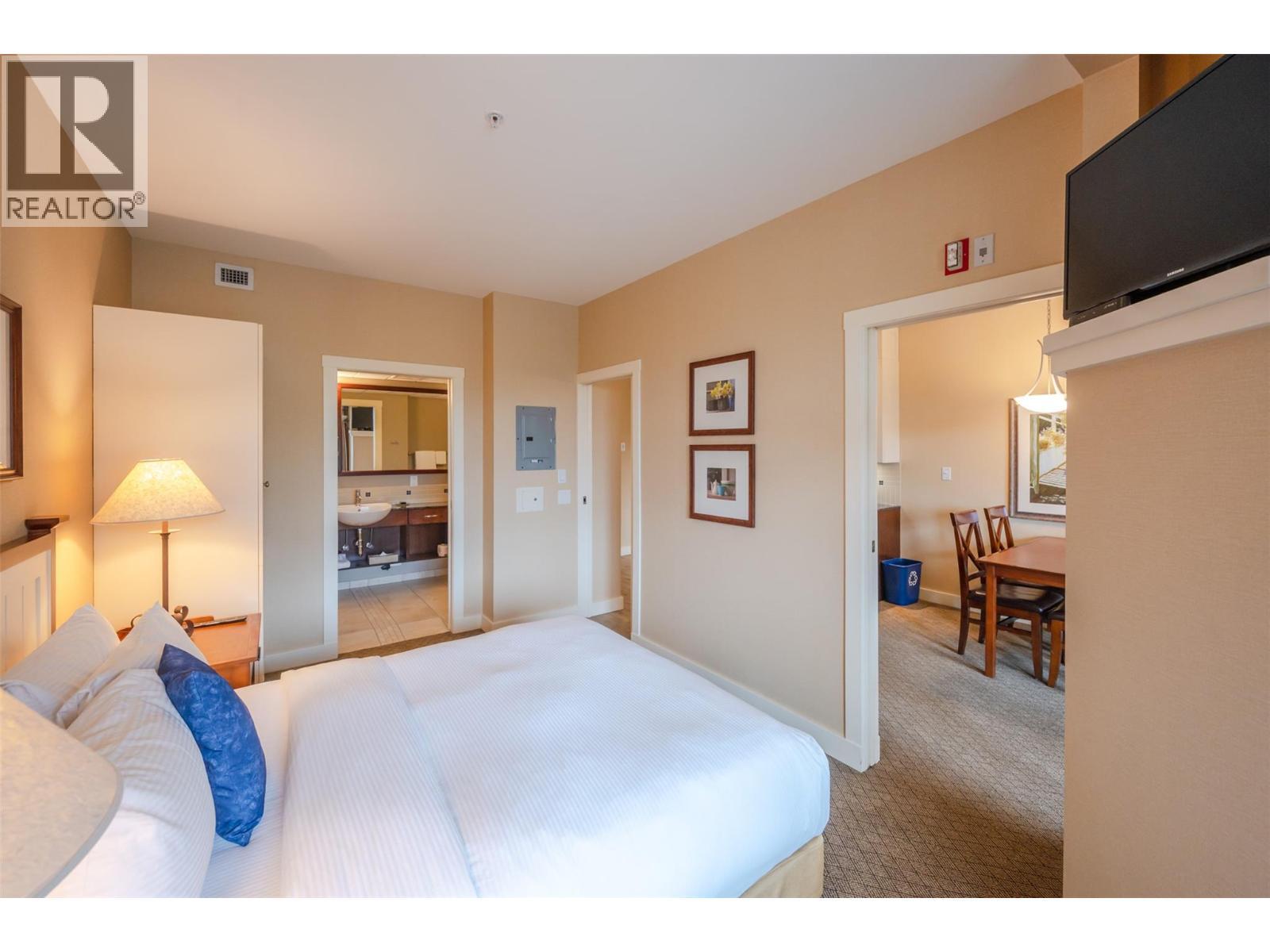 13011 Lakeshore Drive Unit# 105, Summerland, BC - Indoor Photo Showing Bedroom