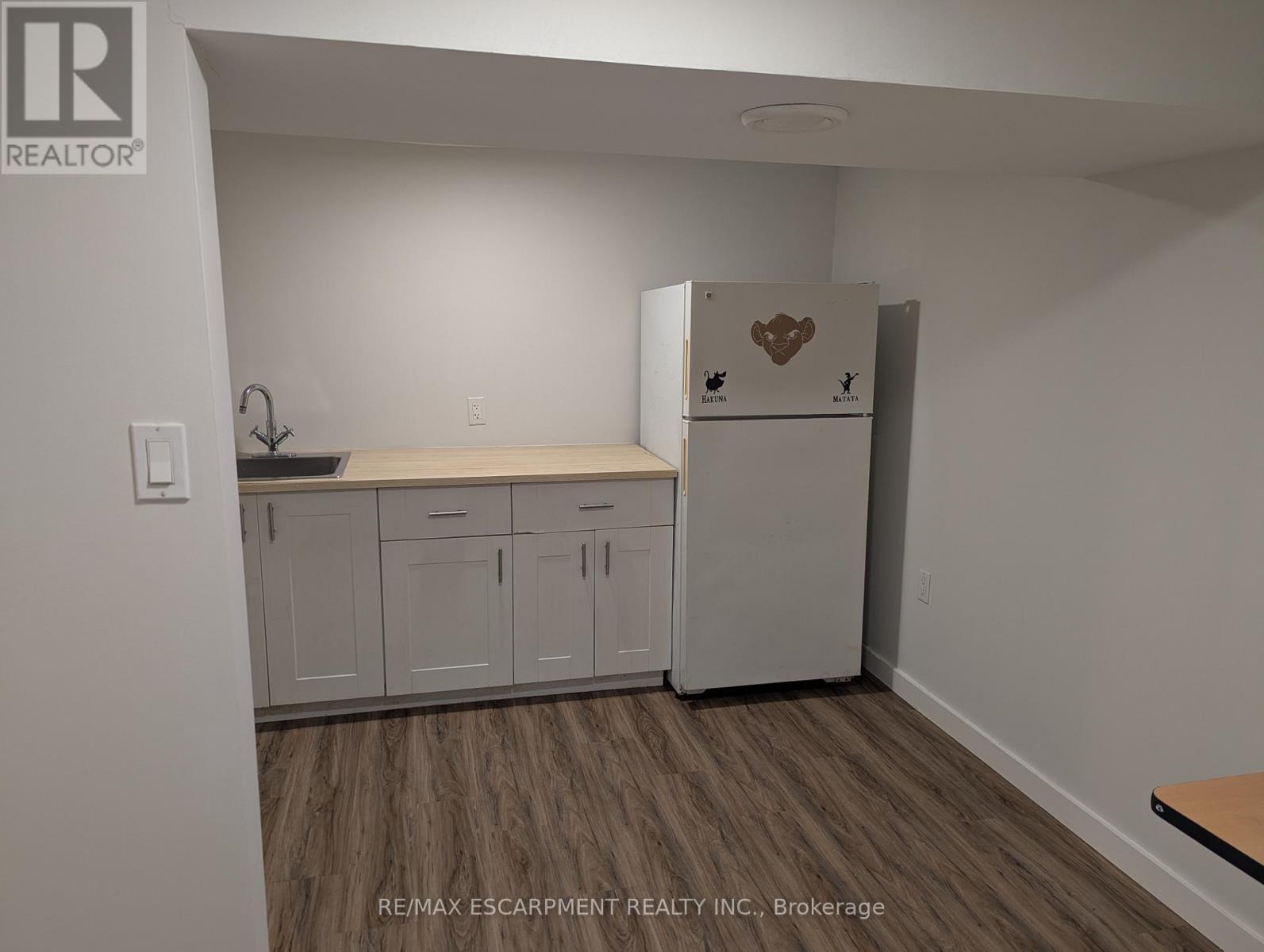 5 - 63 Pelham Road, St. Catharines, ON - Indoor