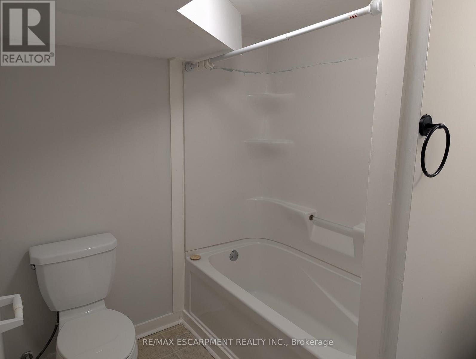 5 - 63 Pelham Road, St. Catharines, ON - Indoor Photo Showing Bathroom