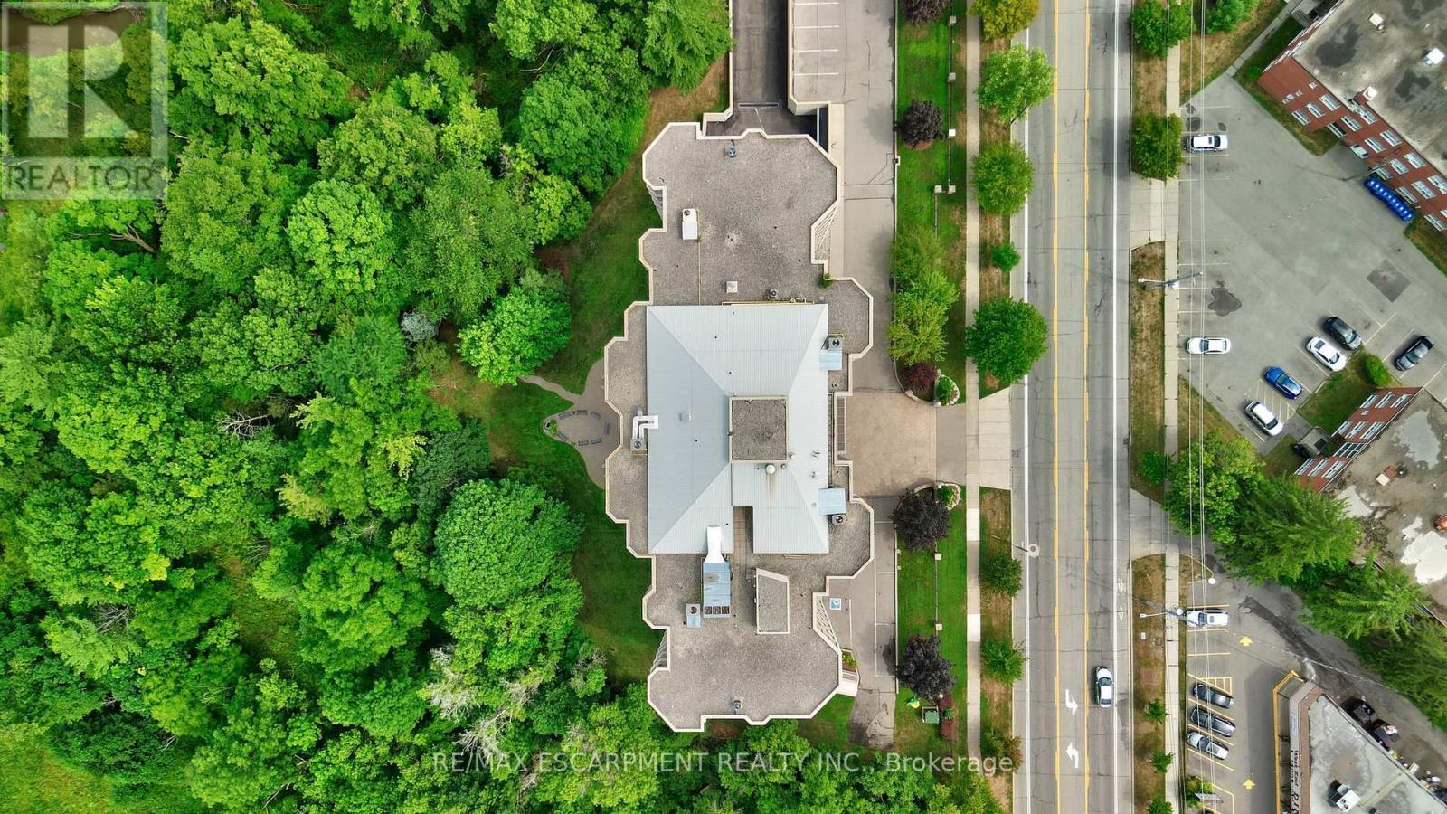 506 - 1770 Main Street W, Hamilton, ON - Outdoor