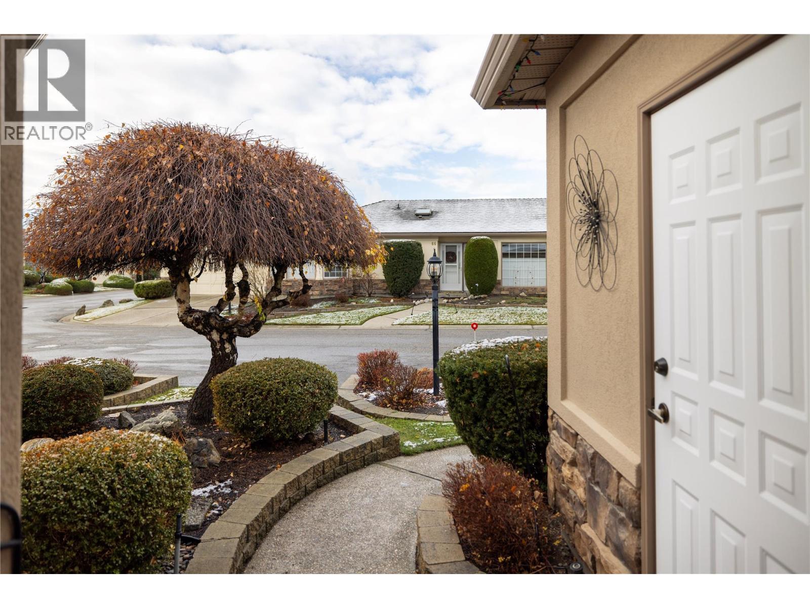 595 Yates Road Unit# 61, Kelowna, BC - Outdoor