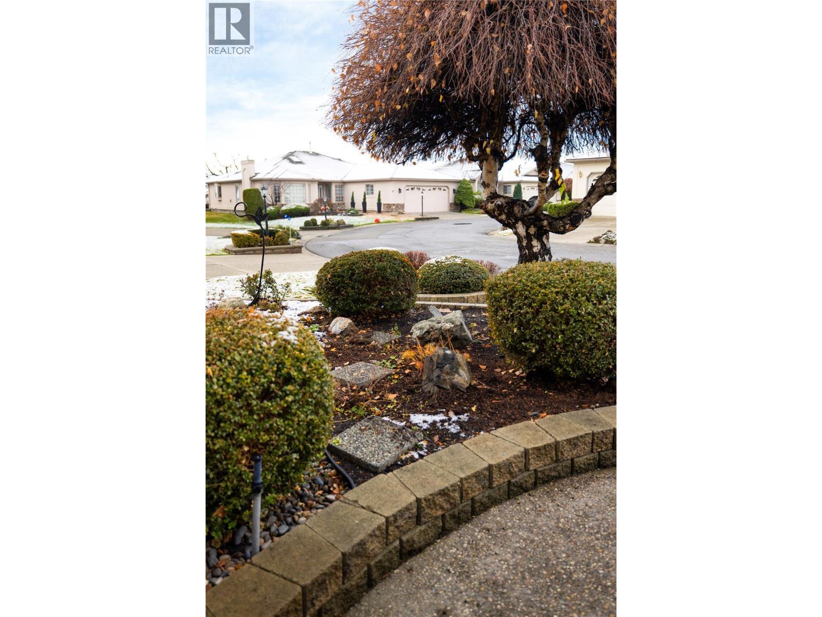 595 Yates Road Unit# 61, Kelowna, BC - Outdoor