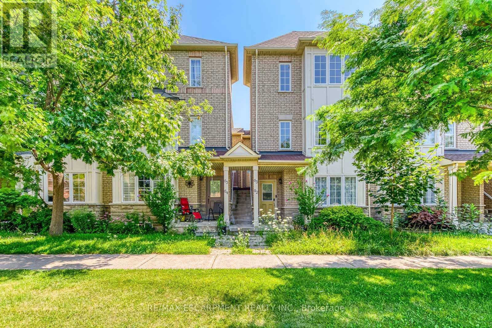 63 - 1489 Heritage Way, Oakville, ON - Outdoor