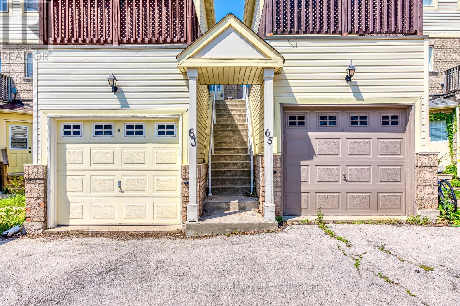 63 - 1489 Heritage Way, Oakville, ON - Outdoor