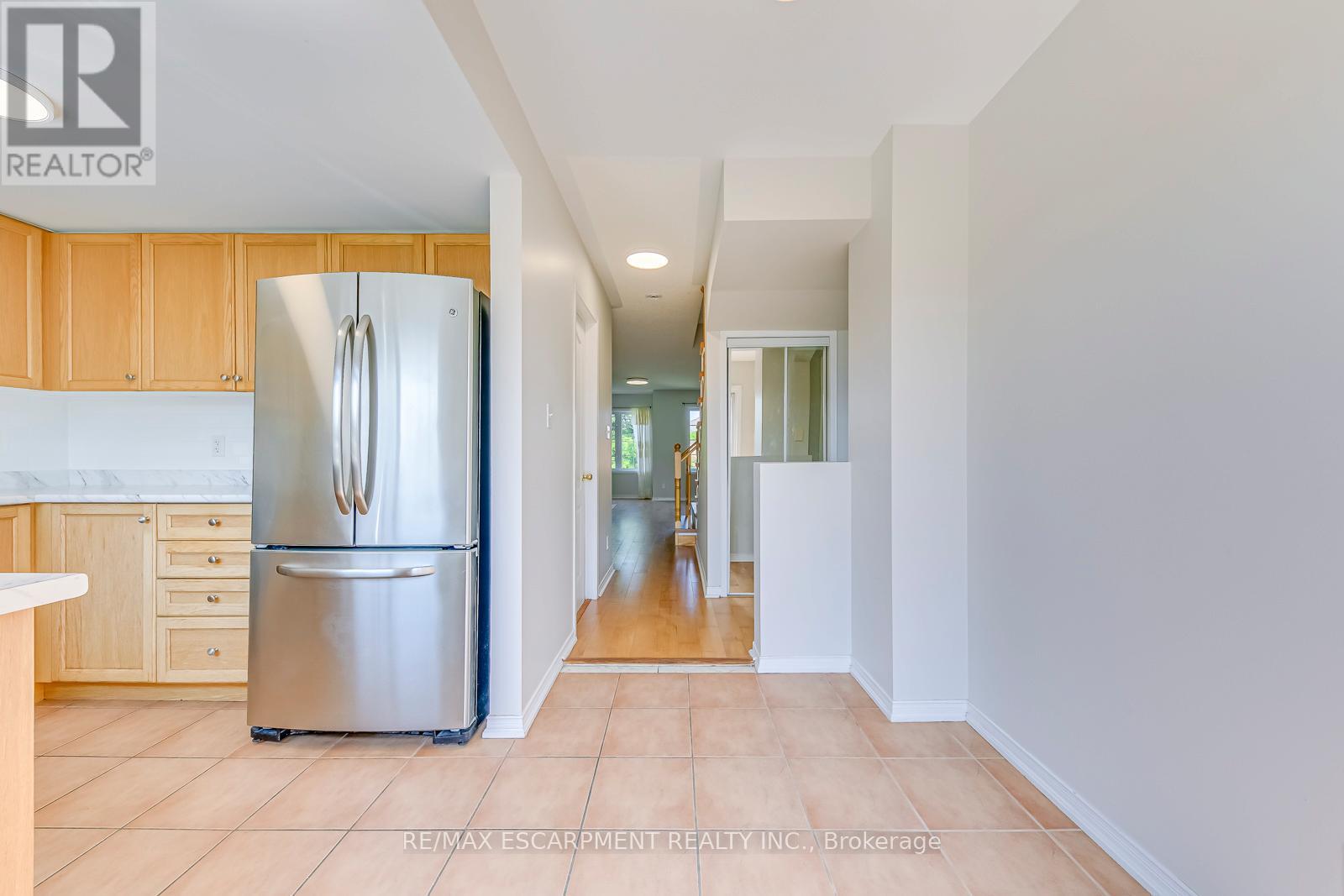 63 - 1489 Heritage Way, Oakville, ON - Indoor Photo Showing Kitchen