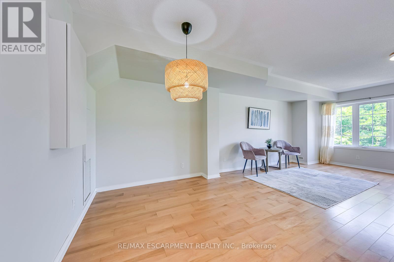 63 - 1489 Heritage Way, Oakville, ON - Indoor