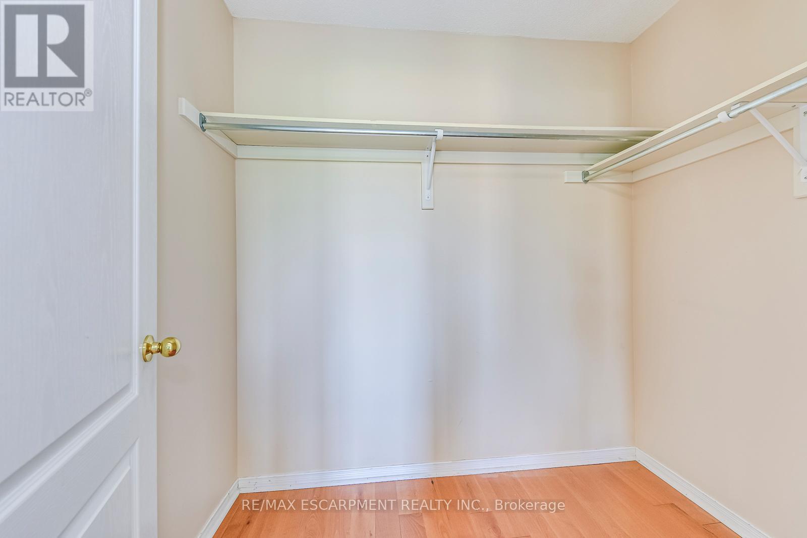 63 - 1489 Heritage Way, Oakville, ON - Indoor With Storage