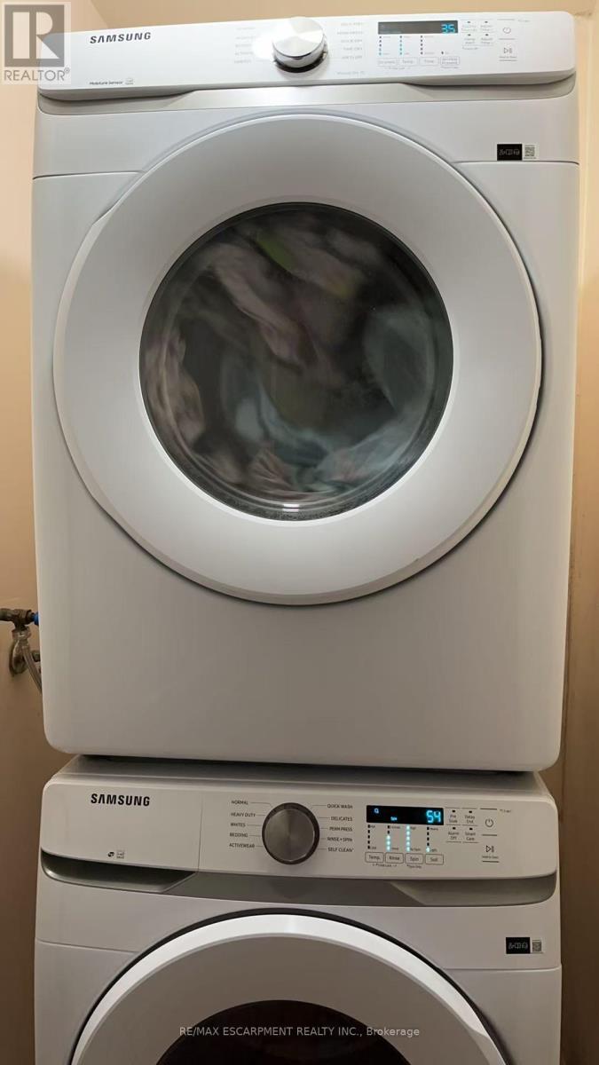 63 - 1489 Heritage Way, Oakville, ON - Indoor Photo Showing Laundry Room