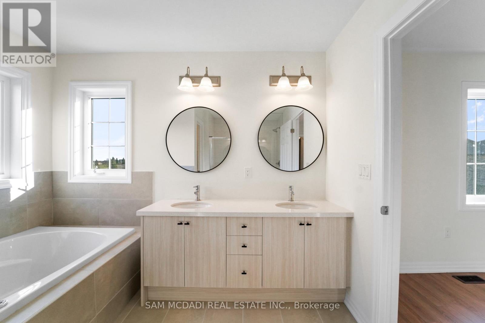 37 Southbury Manor (Upper) Drive, Caledon, ON - Indoor Photo Showing Bathroom