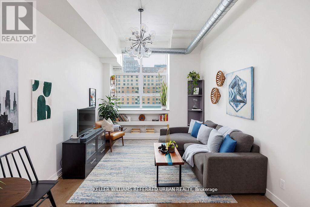 618 - 155 Dalhousie Street, Toronto, ON - Indoor Photo Showing Living Room