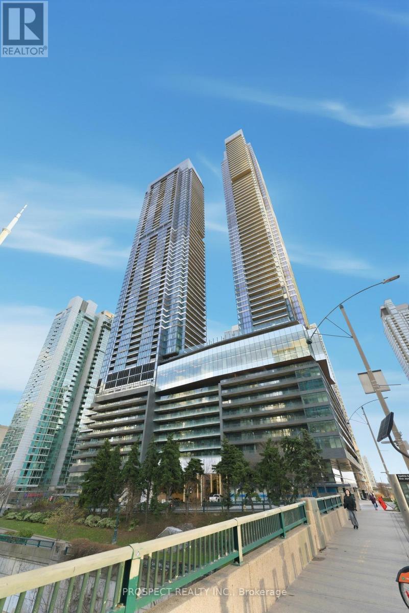 935 - 1 Concord Cityplac Way, Toronto, ON - Outdoor