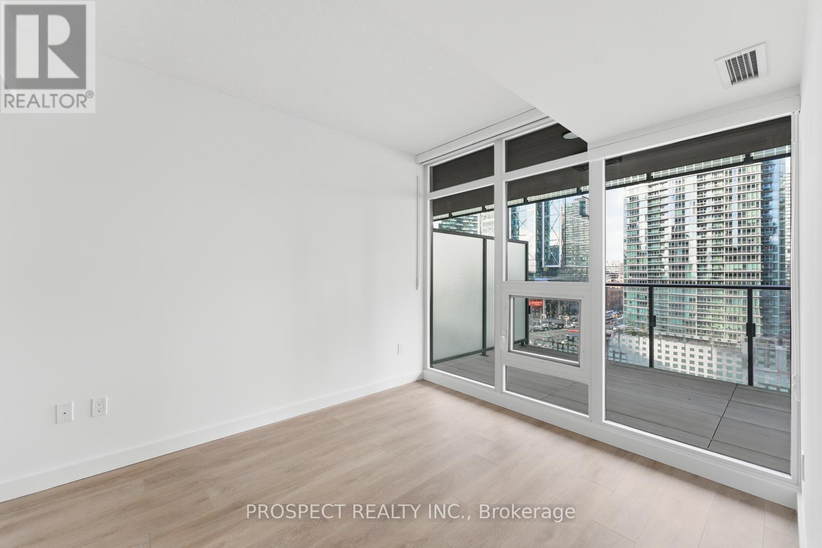 935 - 1 Concord Cityplac Way, Toronto, ON - Indoor Photo Showing Other Room