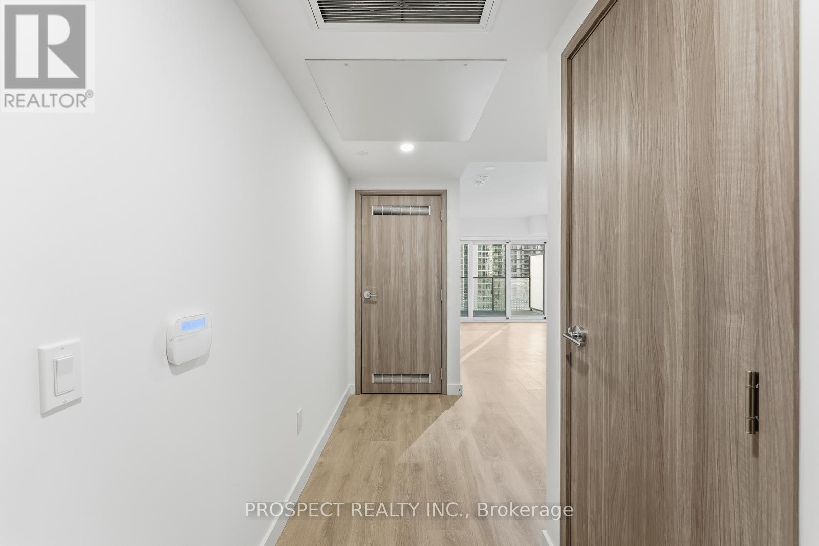 935 - 1 Concord Cityplac Way, Toronto, ON - Indoor Photo Showing Other Room