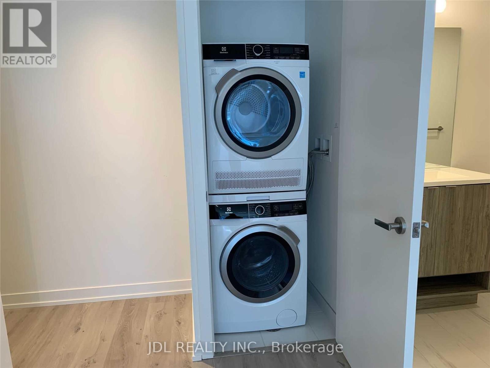 3109 - 138 Downes Street, Toronto, ON - Indoor Photo Showing Laundry Room