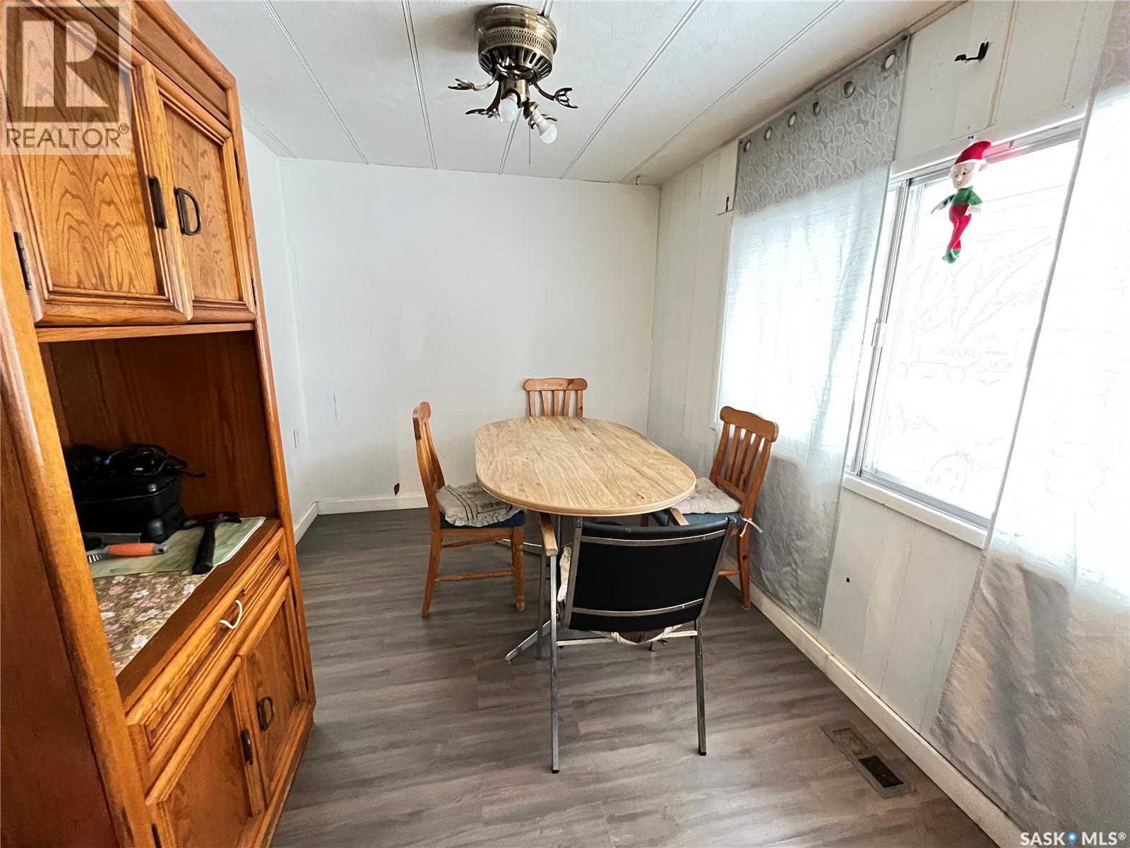 307 Aspen Street, Maple Creek, SK - Indoor Photo Showing Dining Room