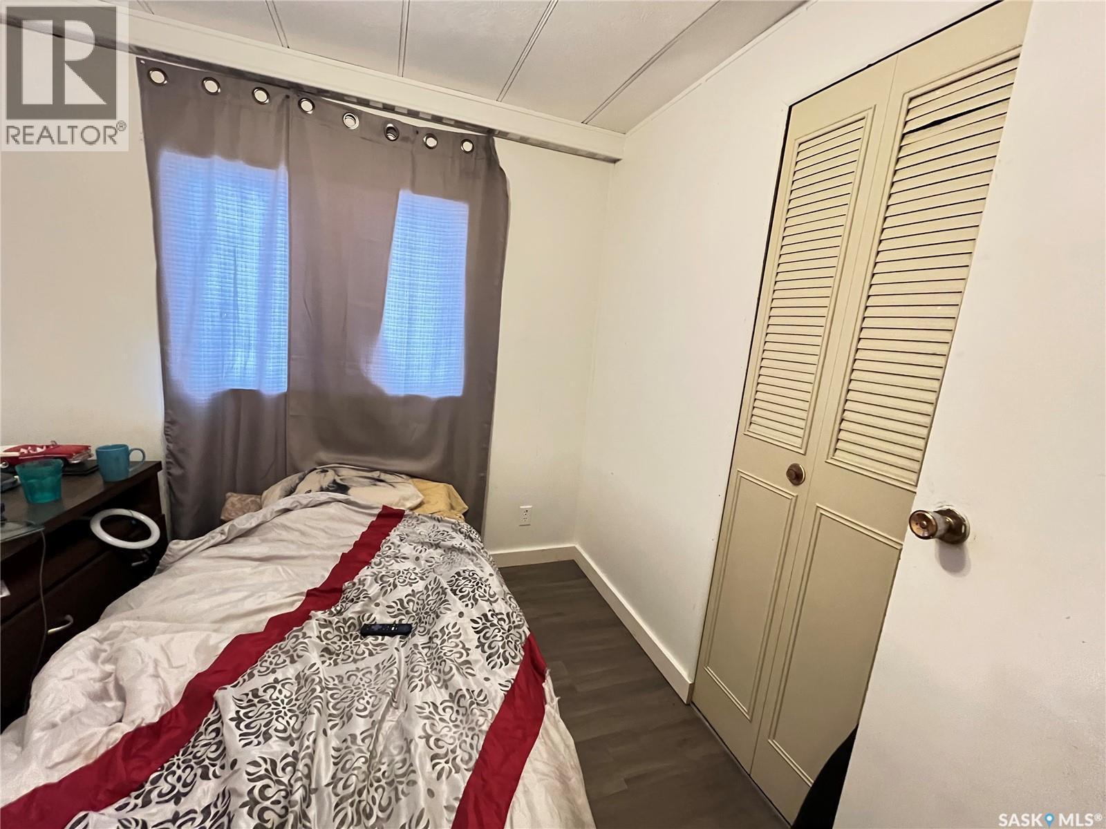 307 Aspen Street, Maple Creek, SK - Indoor Photo Showing Bedroom
