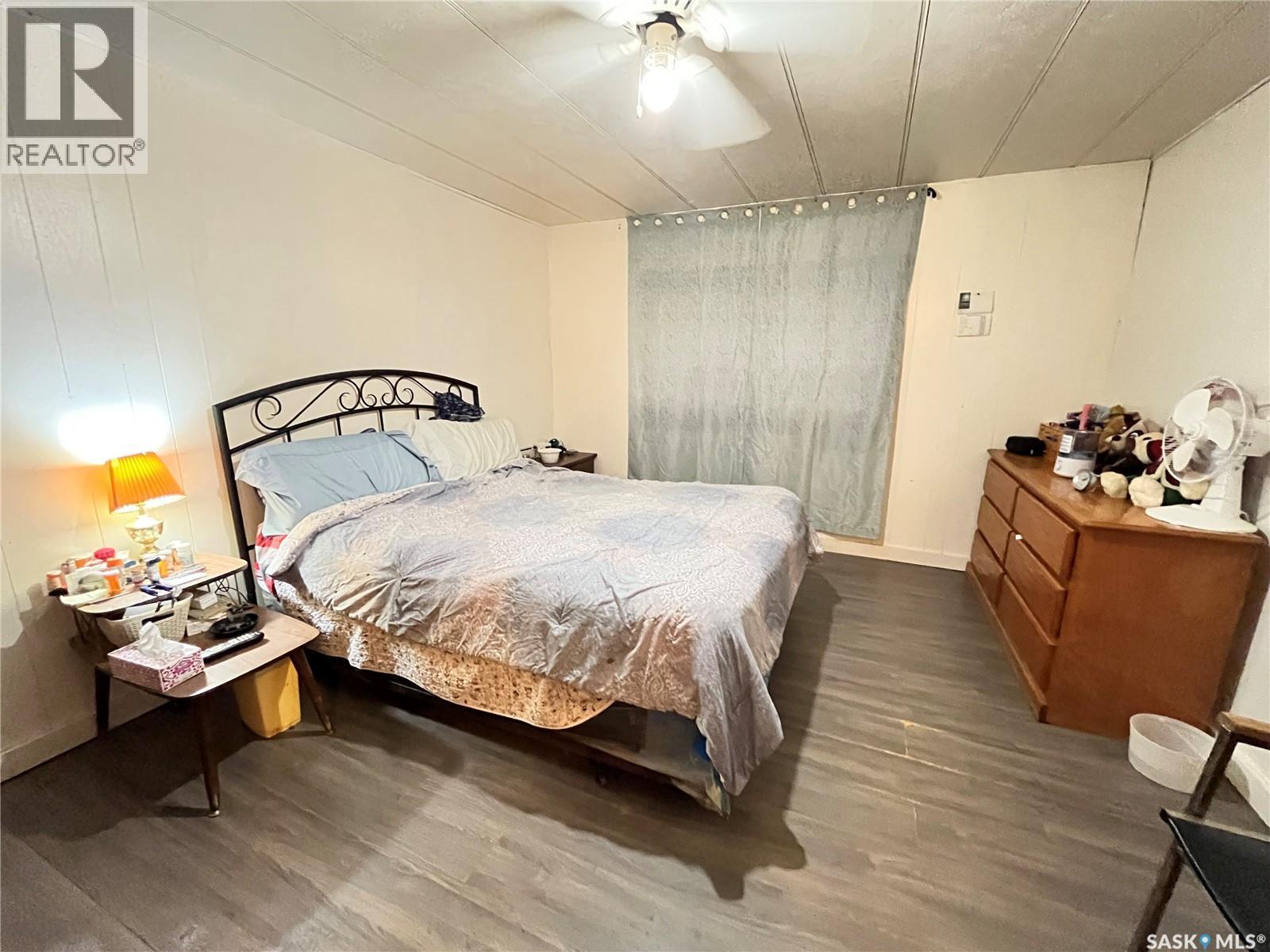 307 Aspen Street, Maple Creek, SK - Indoor Photo Showing Bedroom