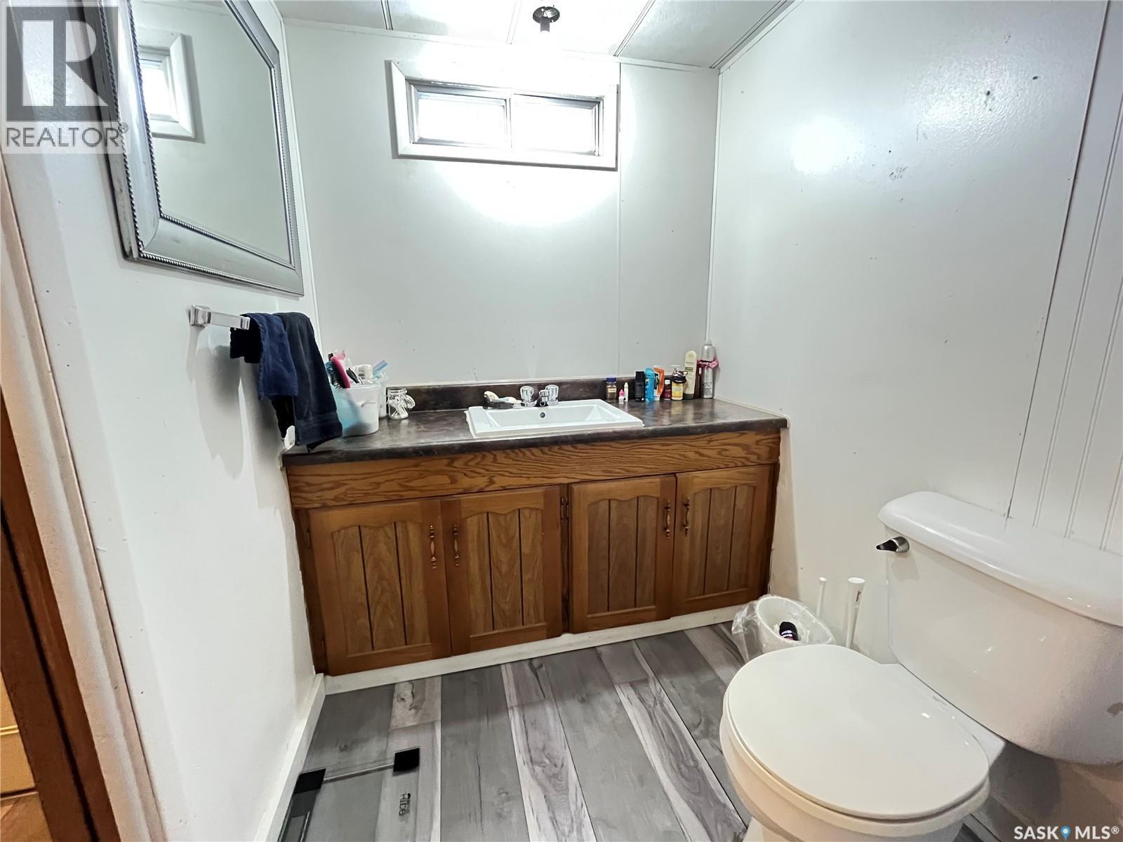 307 Aspen Street, Maple Creek, SK - Indoor Photo Showing Bathroom
