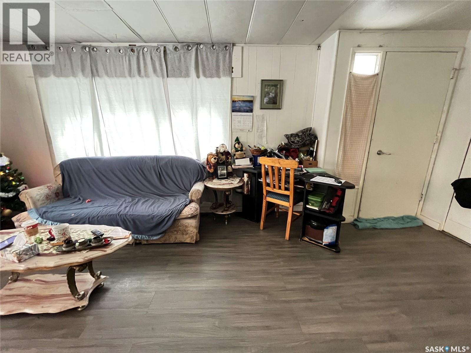 307 Aspen Street, Maple Creek, SK - Indoor