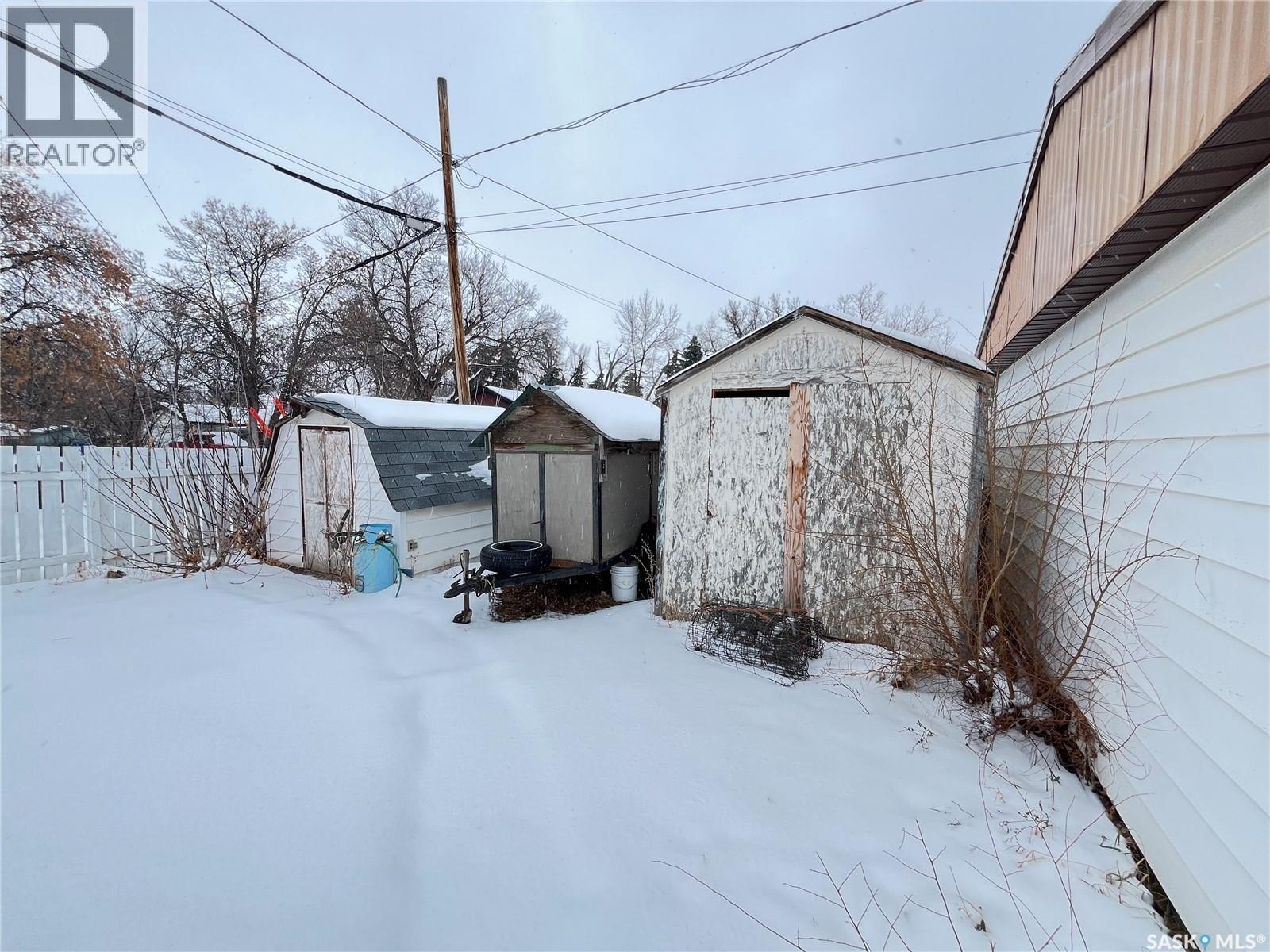 307 Aspen Street, Maple Creek, SK - Outdoor