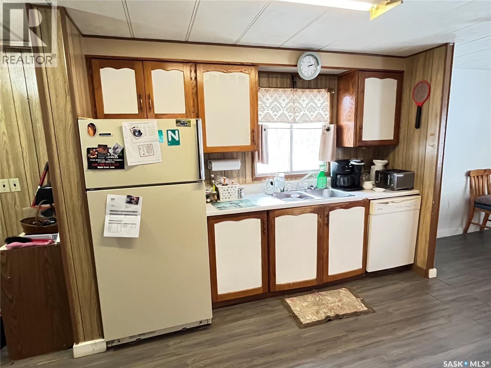 307 Aspen Street, Maple Creek, SK - Indoor Photo Showing Kitchen