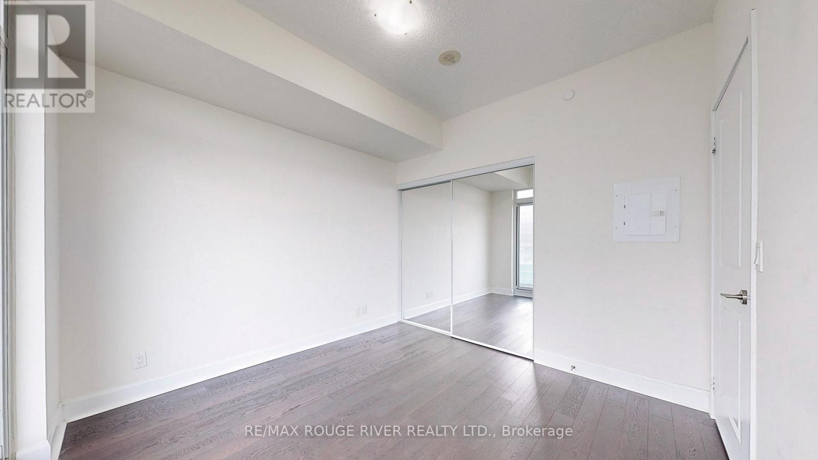 906 - 33 Shore Breeze Drive, Toronto, ON - Indoor Photo Showing Other Room