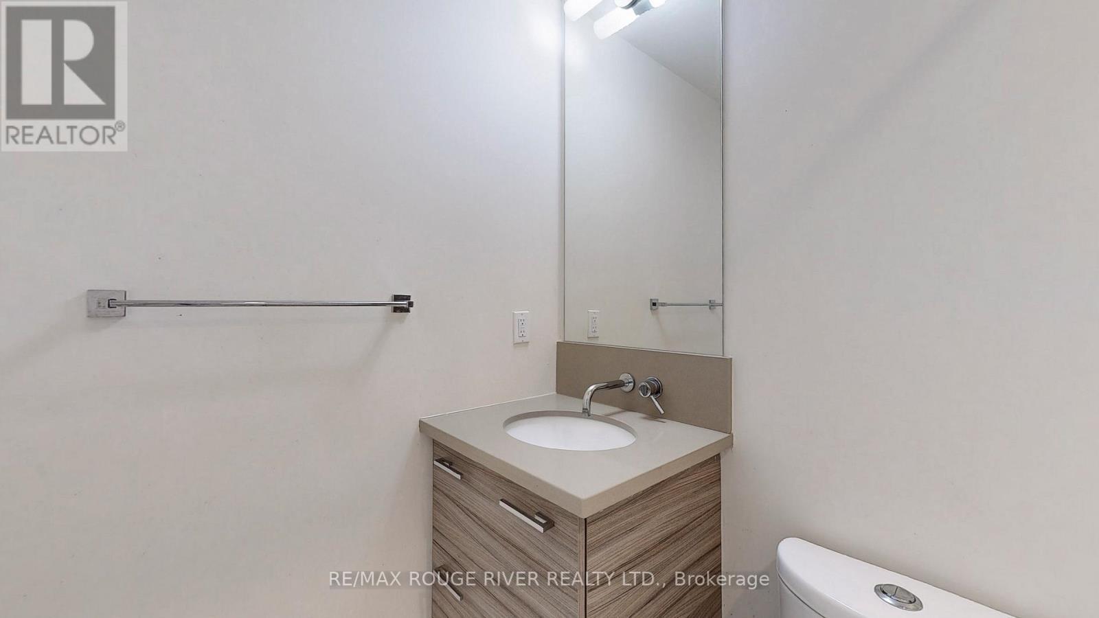 906 - 33 Shore Breeze Drive, Toronto, ON - Indoor Photo Showing Bathroom