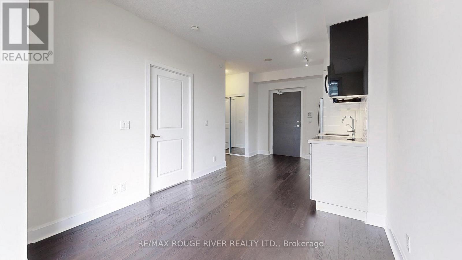 906 - 33 Shore Breeze Drive, Toronto, ON - Indoor Photo Showing Other Room