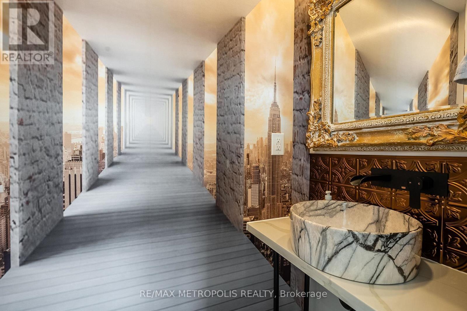 27 Thornton Avenue, Toronto, ON - Indoor