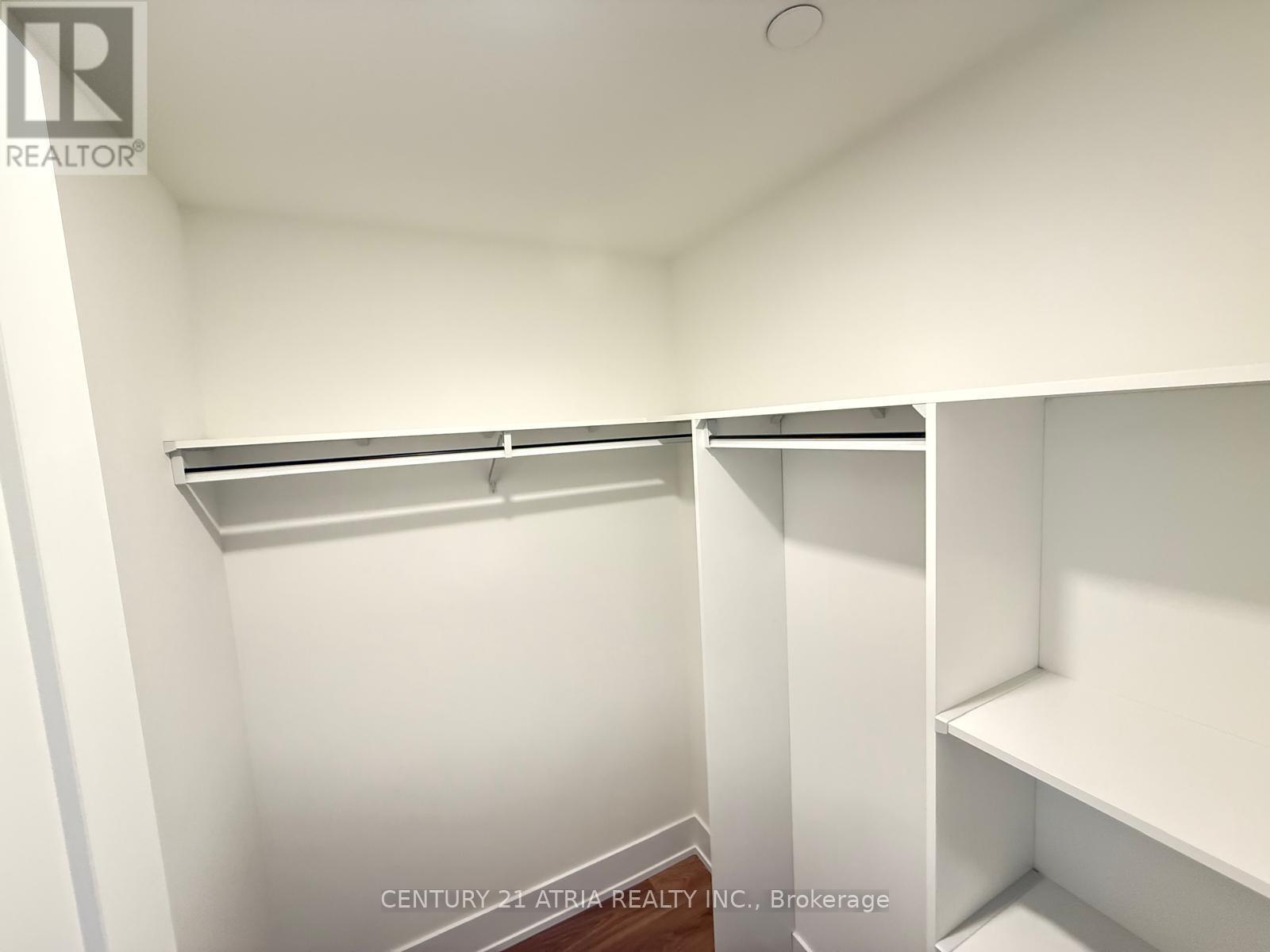 702 - 259 The Kingsway, Toronto, ON - Indoor With Storage