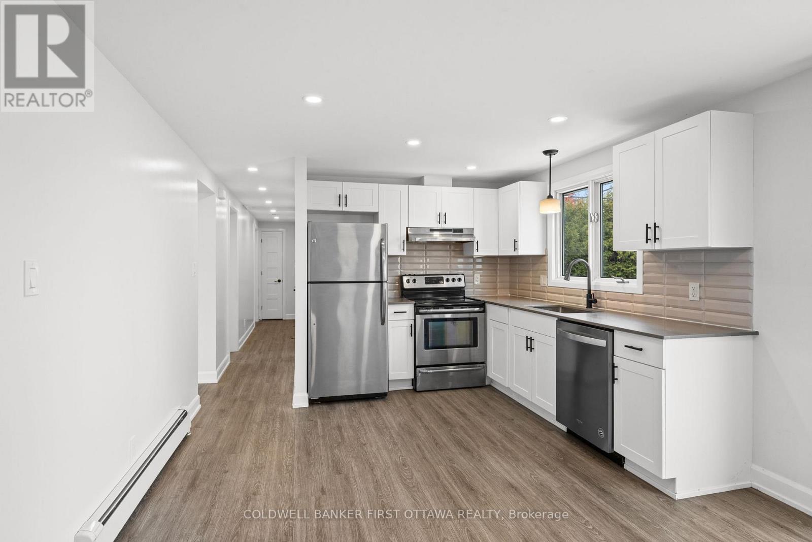 351 Amiens Street, Ottawa, ON - Indoor Photo Showing Kitchen With Upgraded Kitchen
