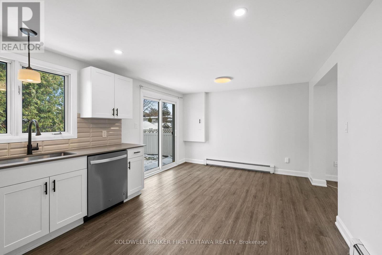 351 Amiens Street, Ottawa, ON - Indoor Photo Showing Kitchen With Double Sink