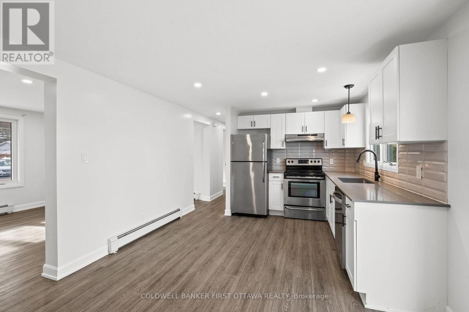 351 Amiens Street, Ottawa, ON - Indoor Photo Showing Kitchen With Upgraded Kitchen