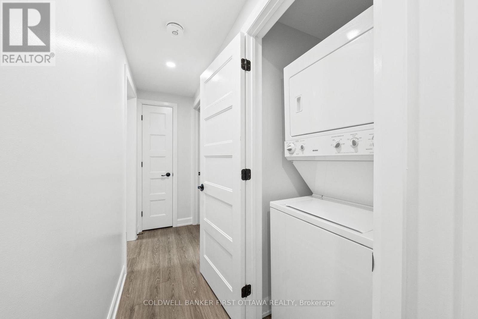 351 Amiens Street, Ottawa, ON - Indoor Photo Showing Laundry Room
