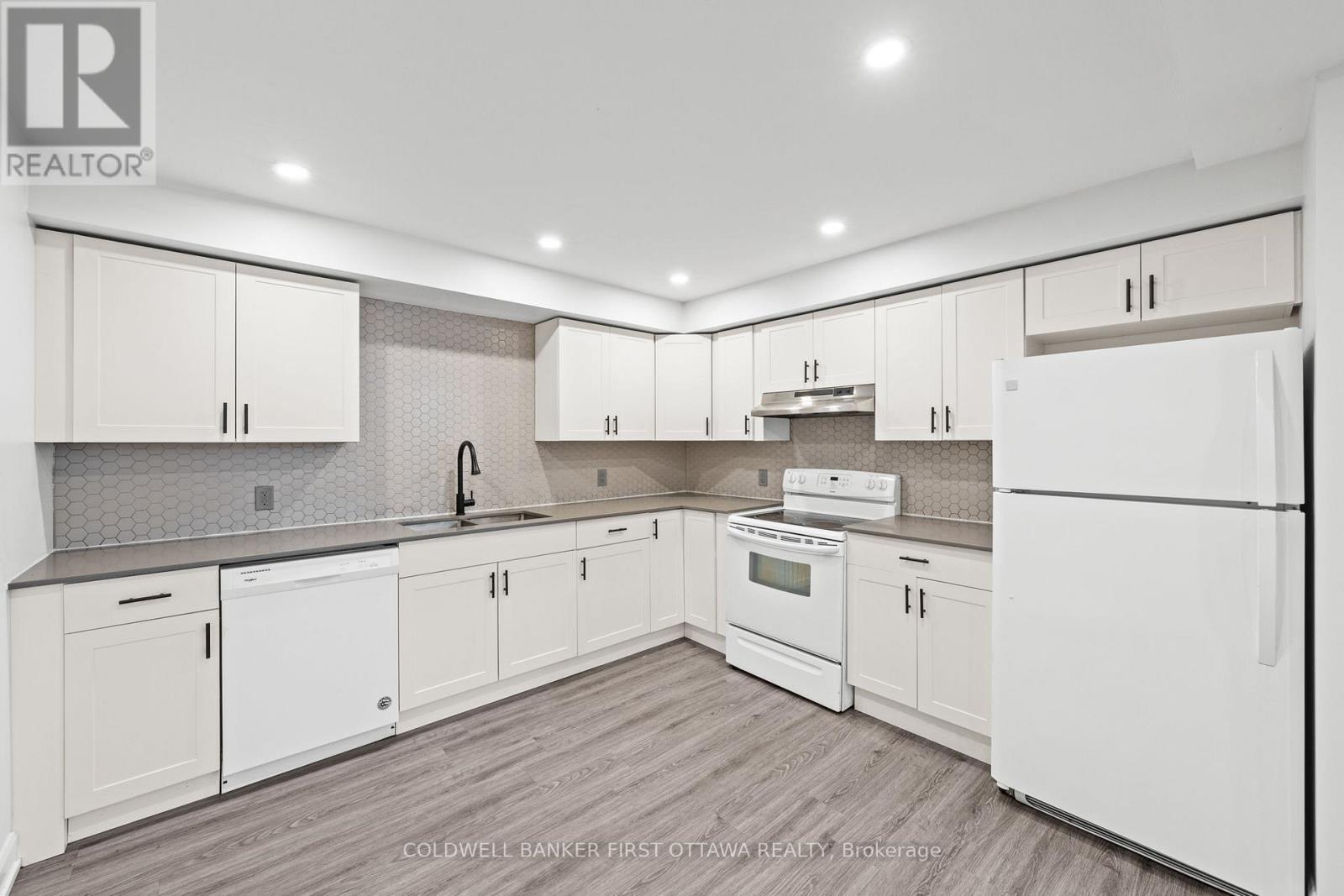 351 Amiens Street, Ottawa, ON - Indoor Photo Showing Kitchen
