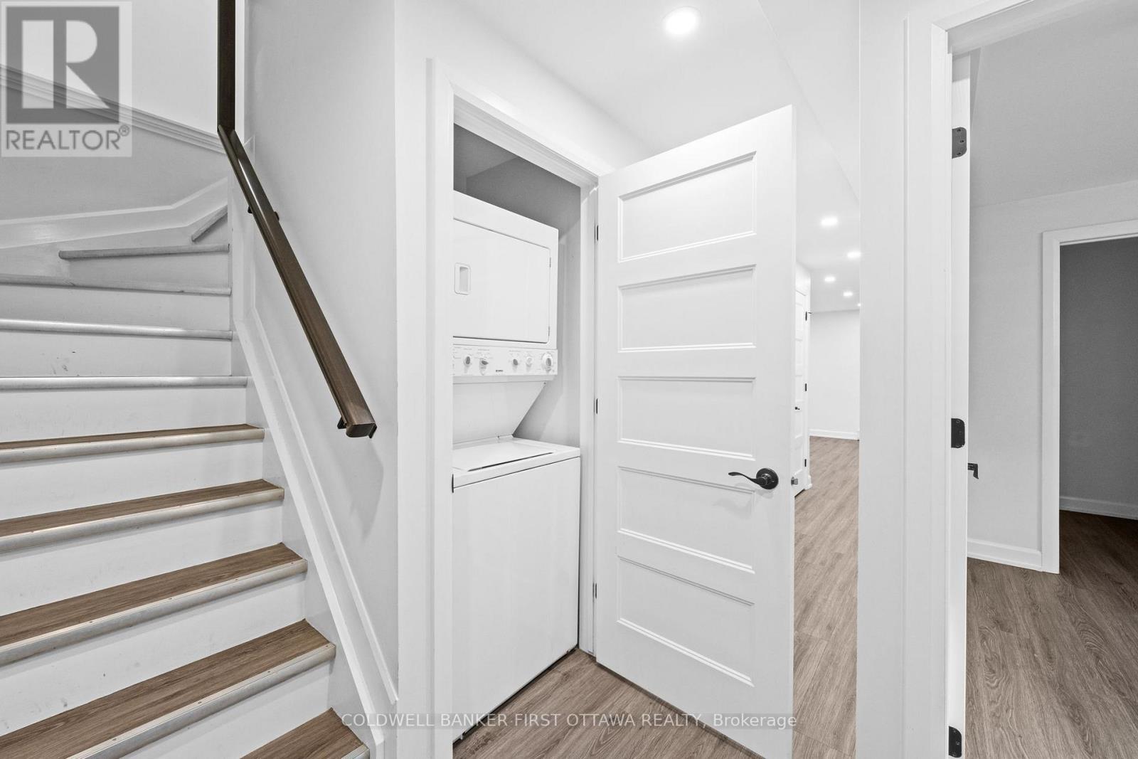 351 Amiens Street, Ottawa, ON - Indoor Photo Showing Laundry Room