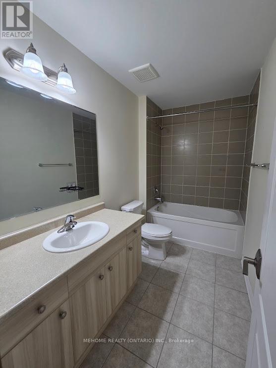 11 - 35 Heron Park Place, Toronto, ON - Indoor Photo Showing Bathroom