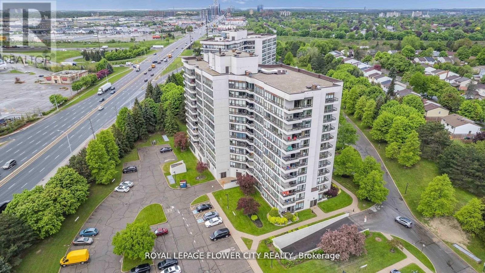 603 - 10 Laurelcrest Street, Brampton, ON - Outdoor With View