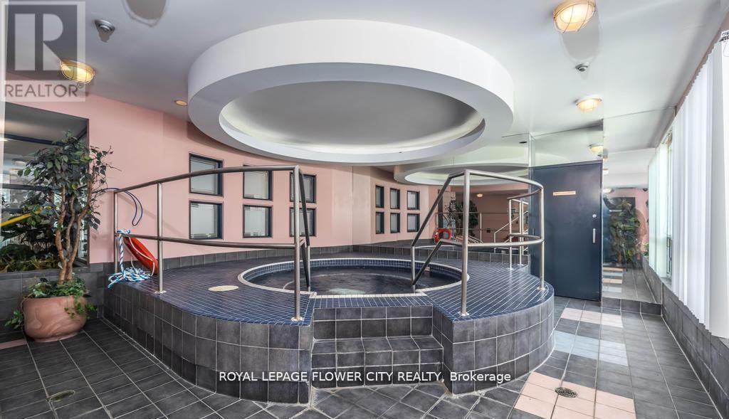 603 - 10 Laurelcrest Street, Brampton, ON - Indoor