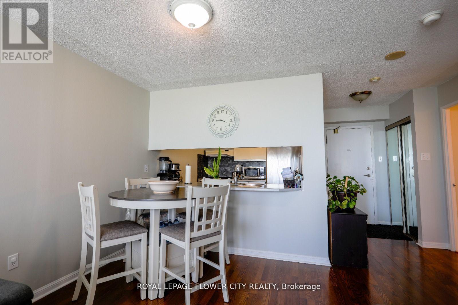 603 - 10 Laurelcrest Street, Brampton, ON - Indoor Photo Showing Dining Room